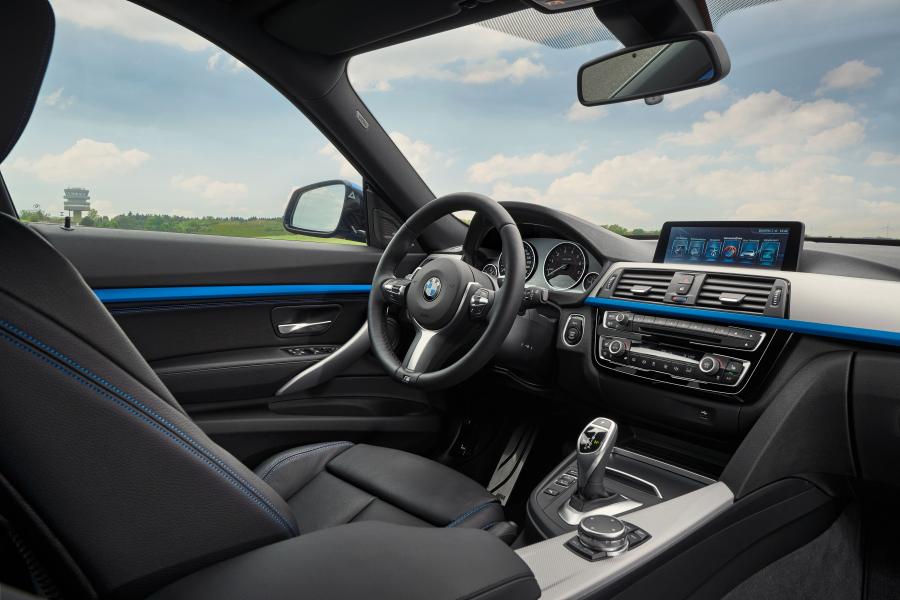 Интерьер BMW 340i Gran Turismo M Sport (F34) 2016 года  (WW) (фото 22 из 28)